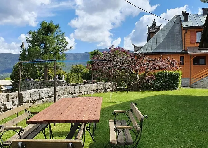 Goscinne Przy Kosciele Wang. بيت ضيافة كارباش