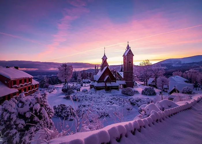 Goscinne Przy Kosciele Wang. 3*