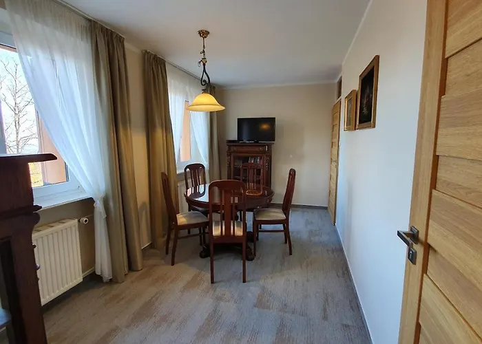 Goscinne Przy Kosciele Wang. 3*