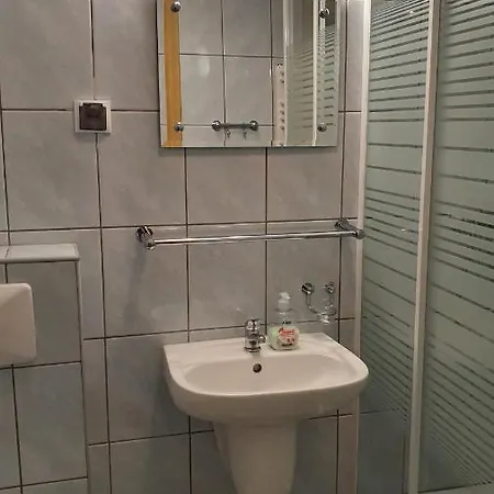 Goscinne Przy Kosciele Wang. Gasthuis 3*