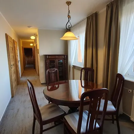 Goscinne Przy Kosciele Wang. Konukevi