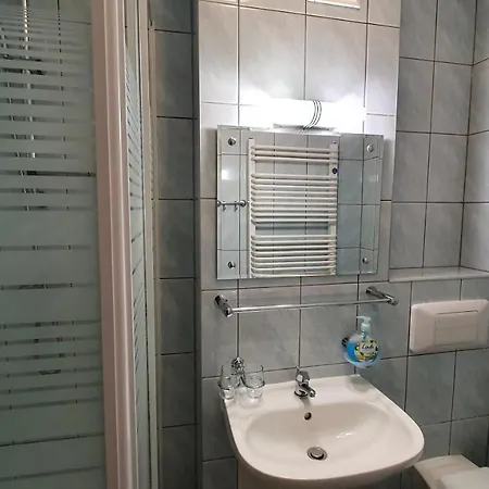 招待所 Goscinne Przy Kosciele Wang.